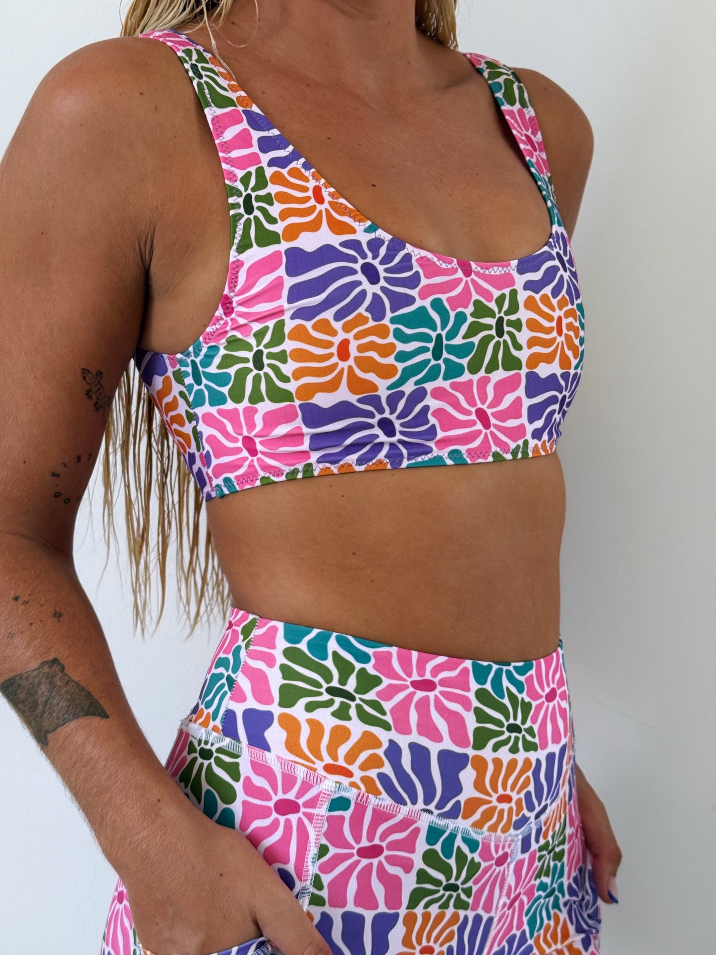 ABSTRACT FLOWERS TOP