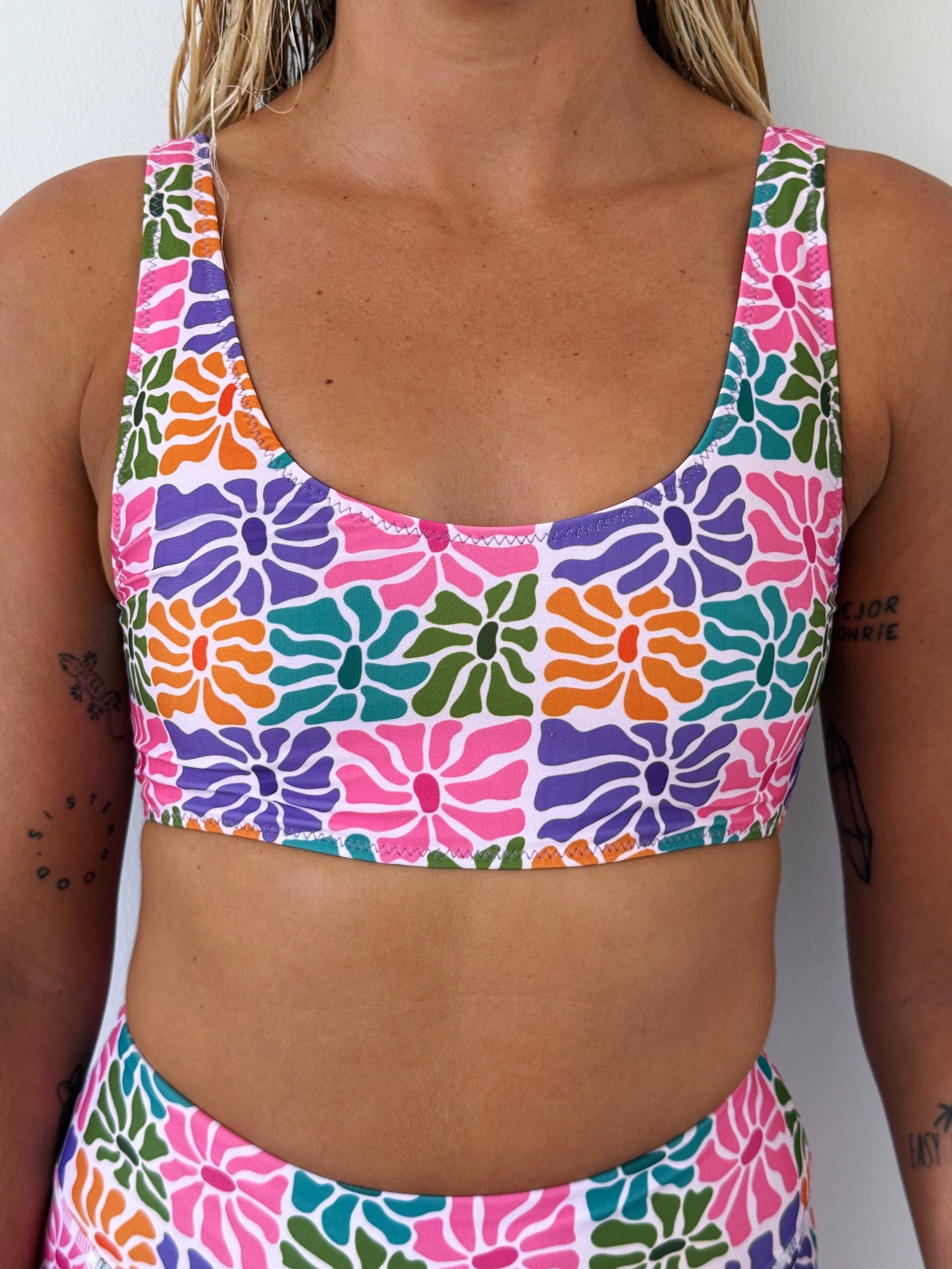 ABSTRACT FLOWERS TOP